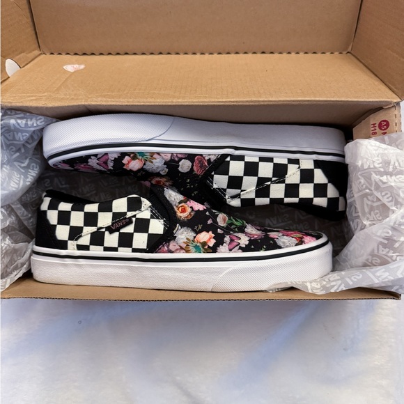 Floral Checkered Slip-On Vans - Picture 3 of 5